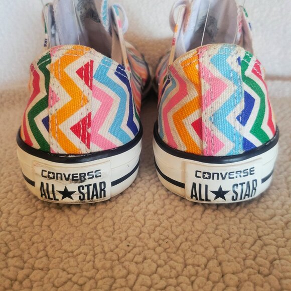 Converse Chuck Taylor All Star Low Top Rainbow Chevron Print Sneakers - Size 8 - Picture 6 of 8